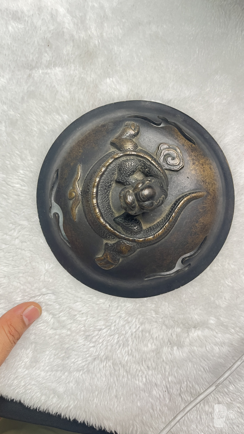 铜仰钟式龙钮熏炉 - 图8